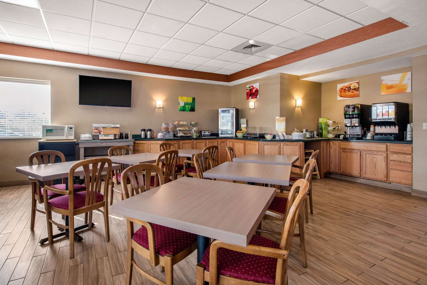 Quality Inn & Suites New Castle 22/29
