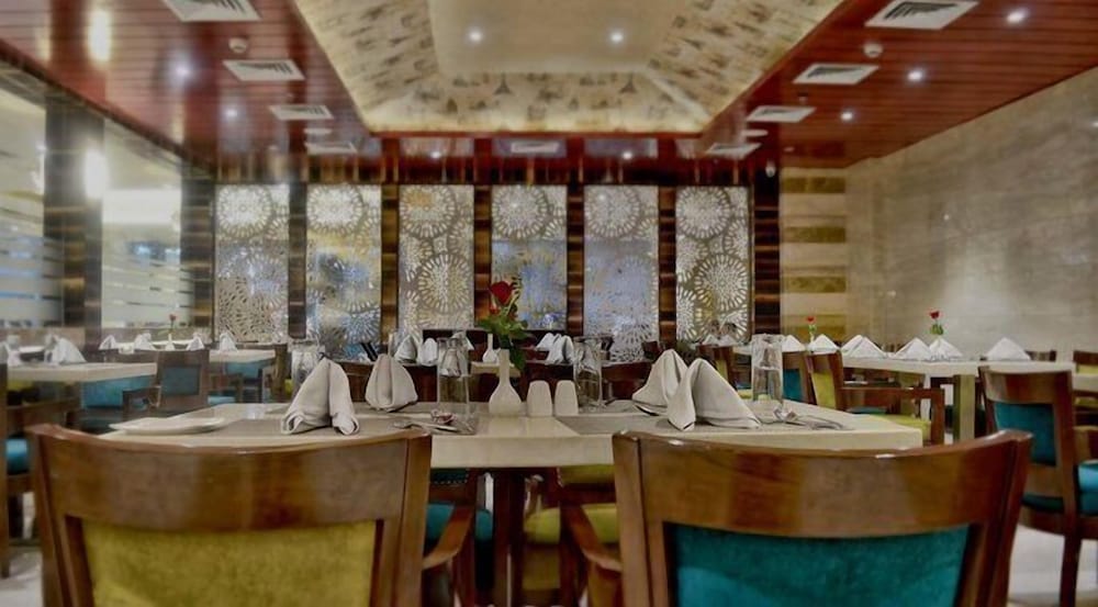 Renest Jaipur 35/49