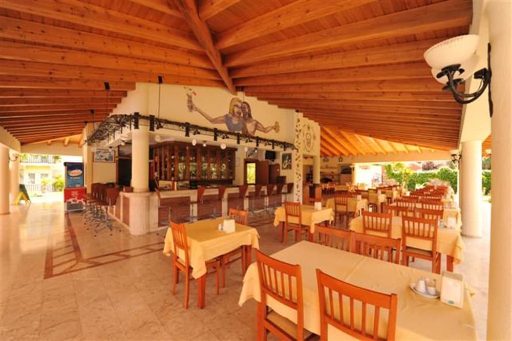 Mavruka Hotel 32/60