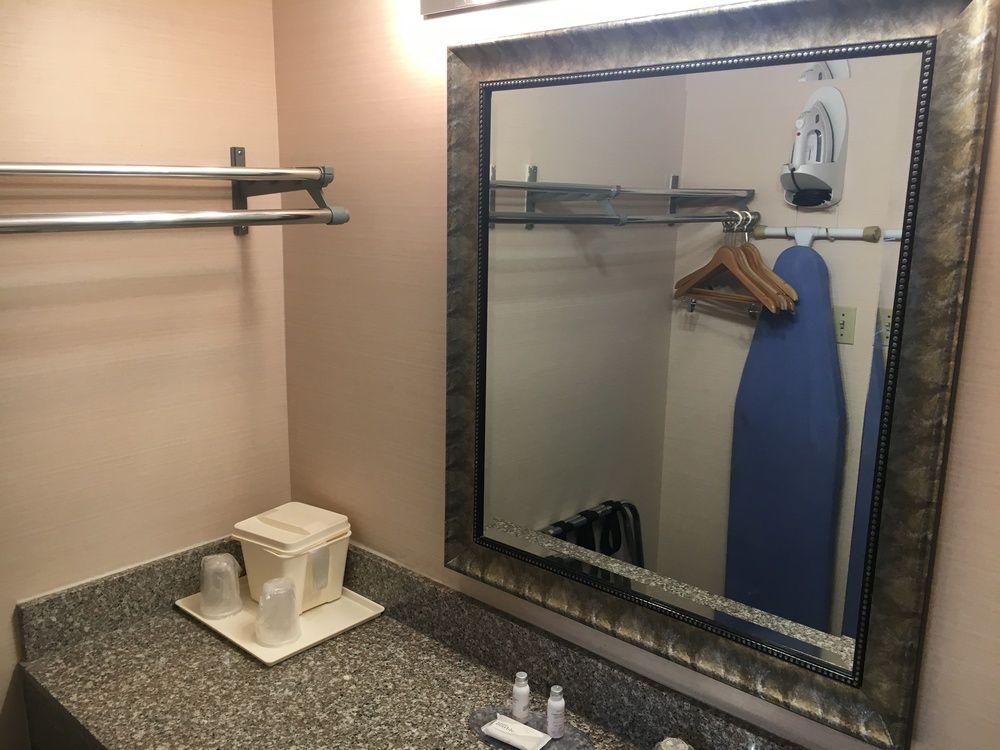 Motel6 Artesia, CA 40/41