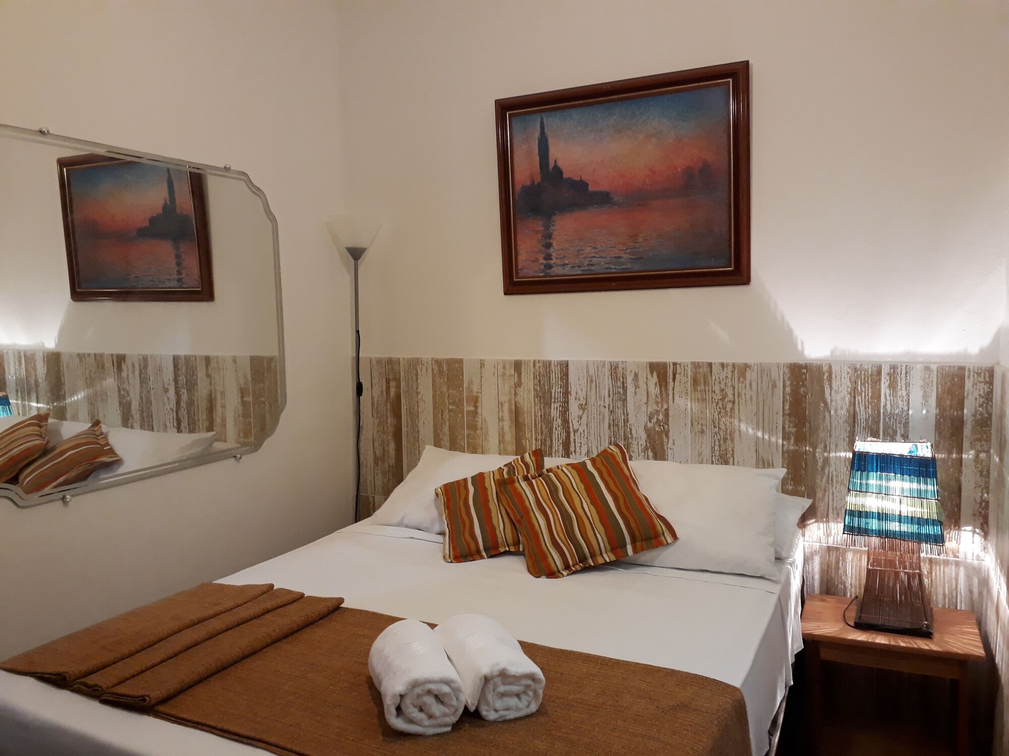 2 BEDROOMS, HOUSE