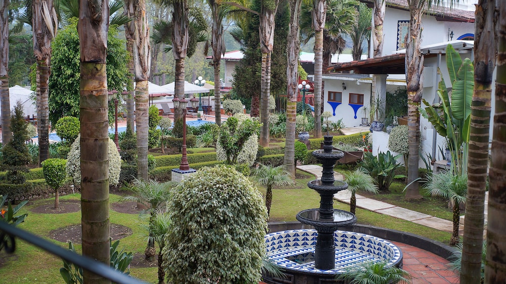 El Rebozo Hotel 64/66