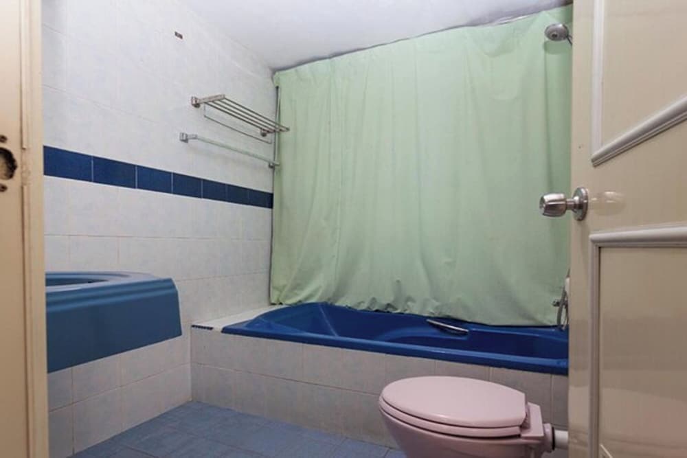 Hotel O T P Hotel 53/54