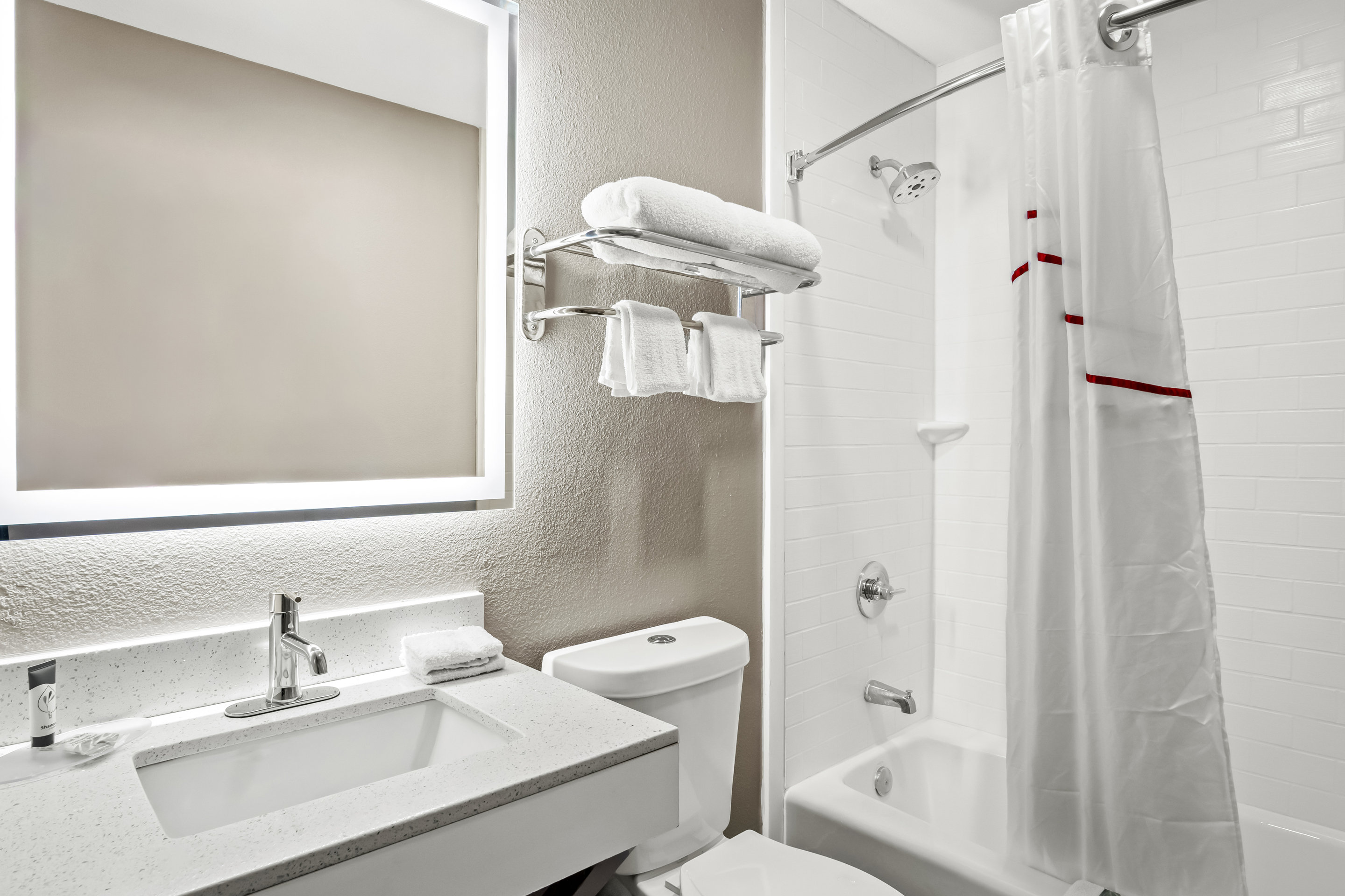 Deluxe, 2 Queen Beds, Regency Inn & Suites DFW 3/3