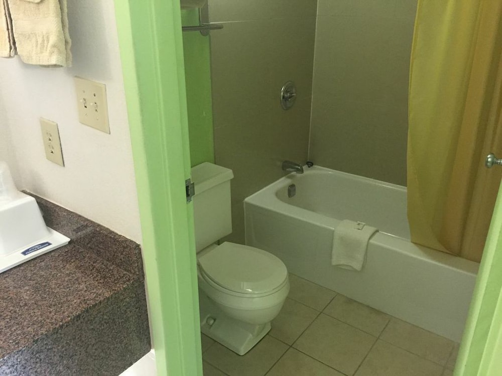 Motel6 Stockbridge, GA - Hwy 138 W 53/58