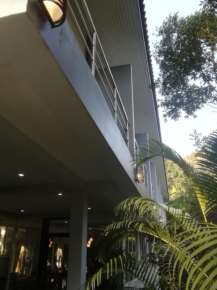The Theatre Villa 2/70