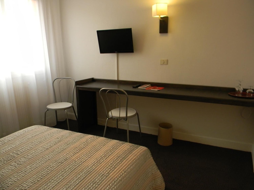 Brit Hotel Cahors Le Valentre 61/70