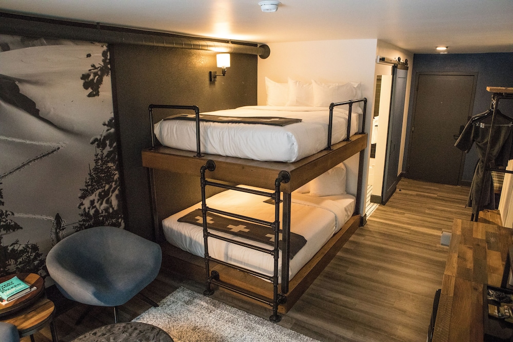 Gravity Haus 27/43