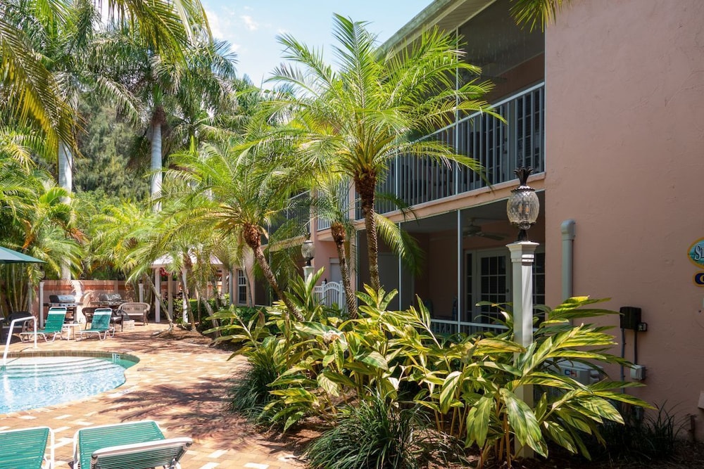Siesta Key Inn 40/50