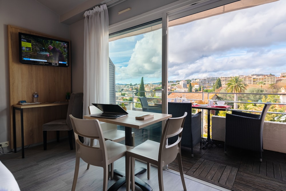 Zenitude Hotel-Residences Le Cannet 32/50