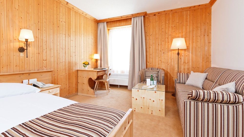 Edelweiss Swiss Quality Hotel 31/48