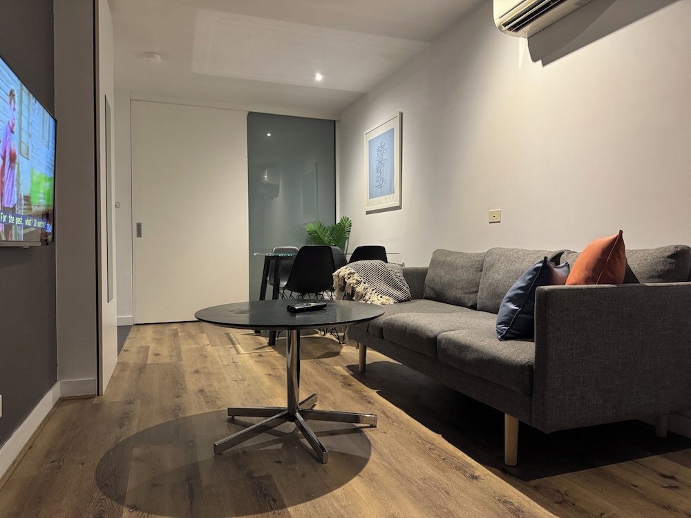 Aura On Flinders Serviced Apartment 50/78