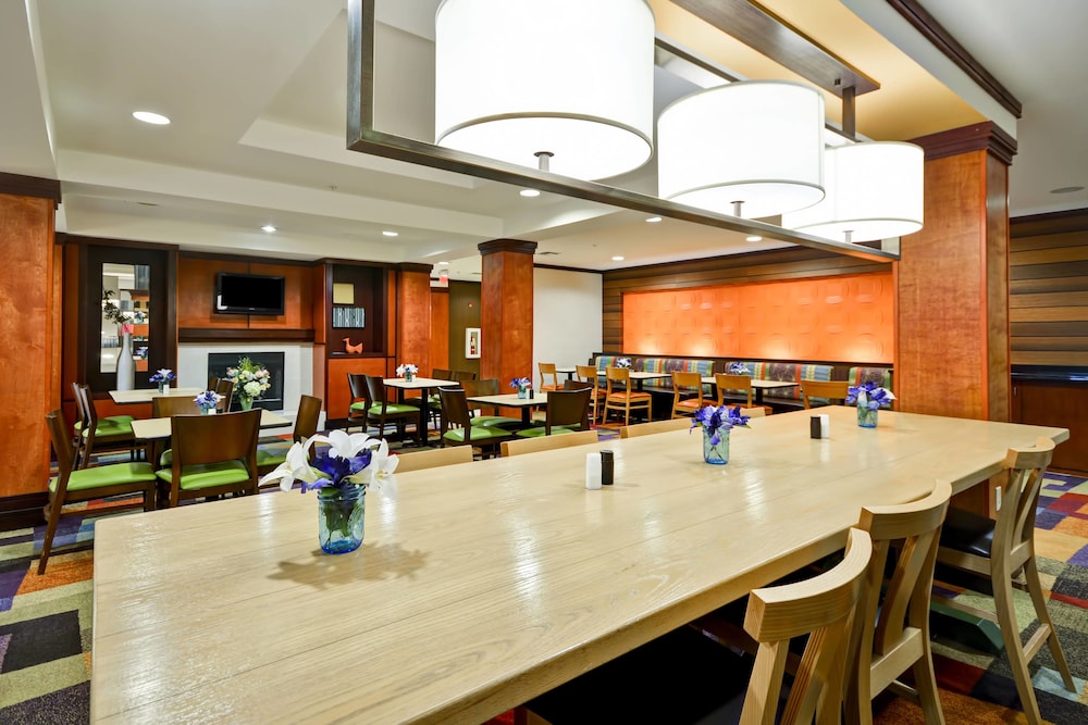 Fairfield Inn Suites Birmingham Fultondale I 65 22/22