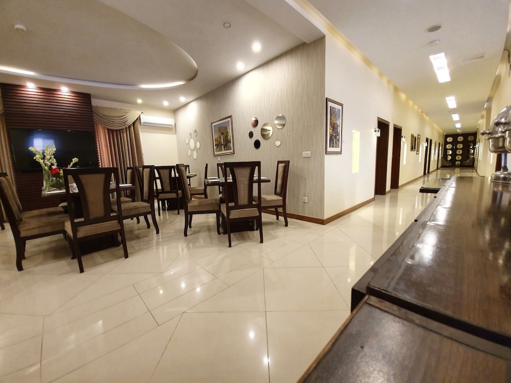 S Chalet Multan 32/44