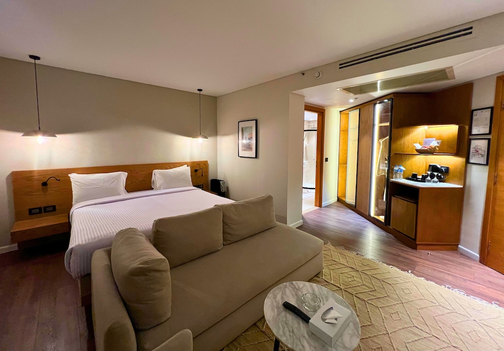 New President Hotel 14/43