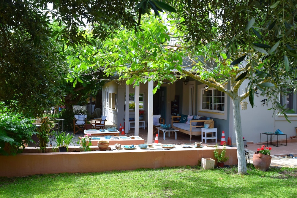 Simatos Apartments & Studios 44/50