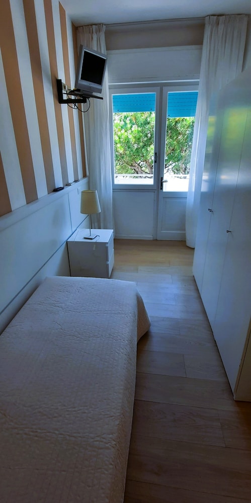 HOTEL PARIOLI 5/42