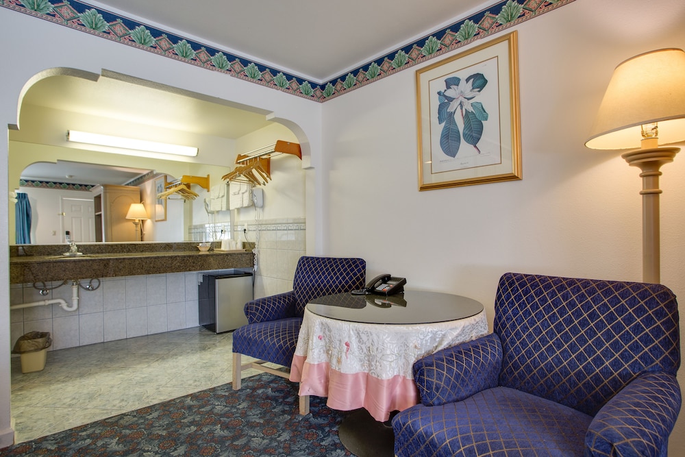 Best Whittier Inn 42/53
