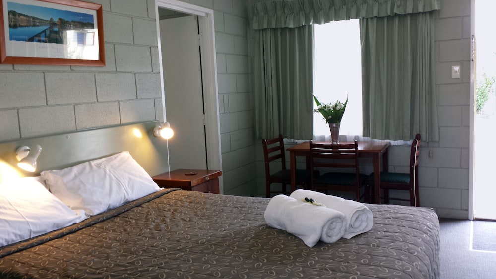 Daylesford Central Motor Inn 29/65