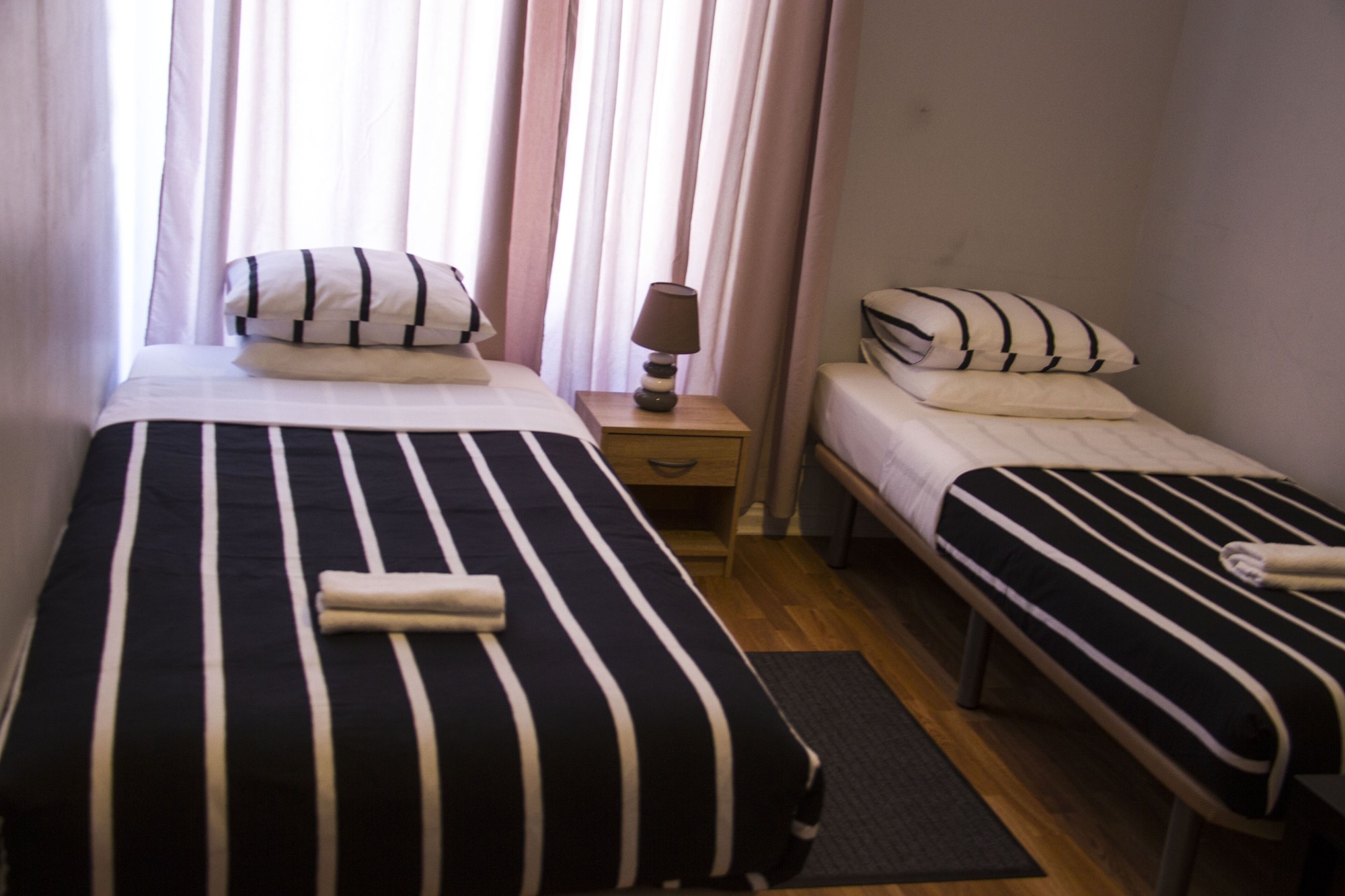 ROOM, TWIN BEDS, SHARED BATHROOM