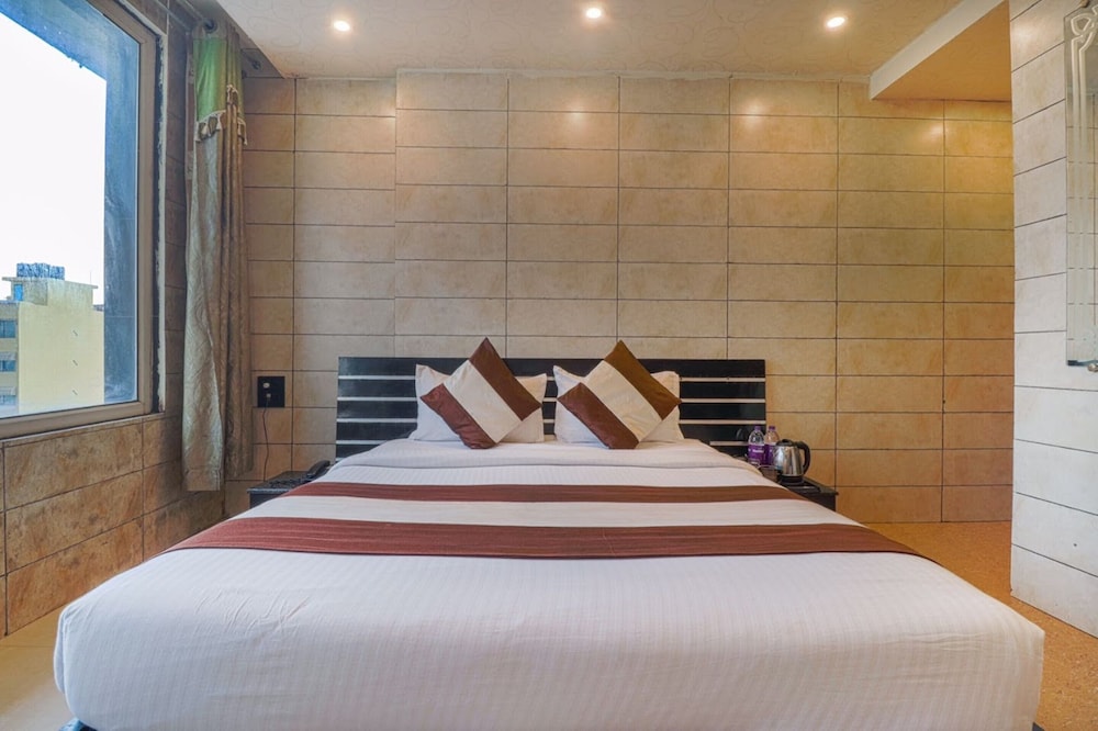 HOTEL GRAND SHIVA 16/50