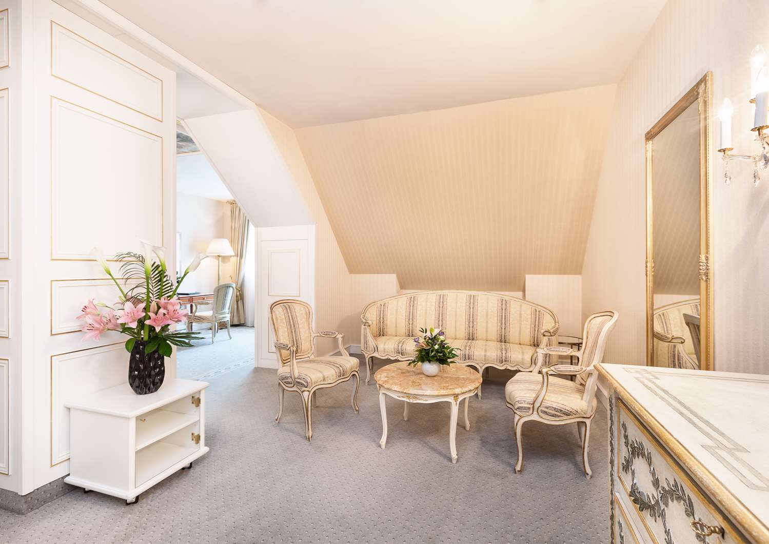Best Western Premier Grand Hotel Russischer Hof 41/67