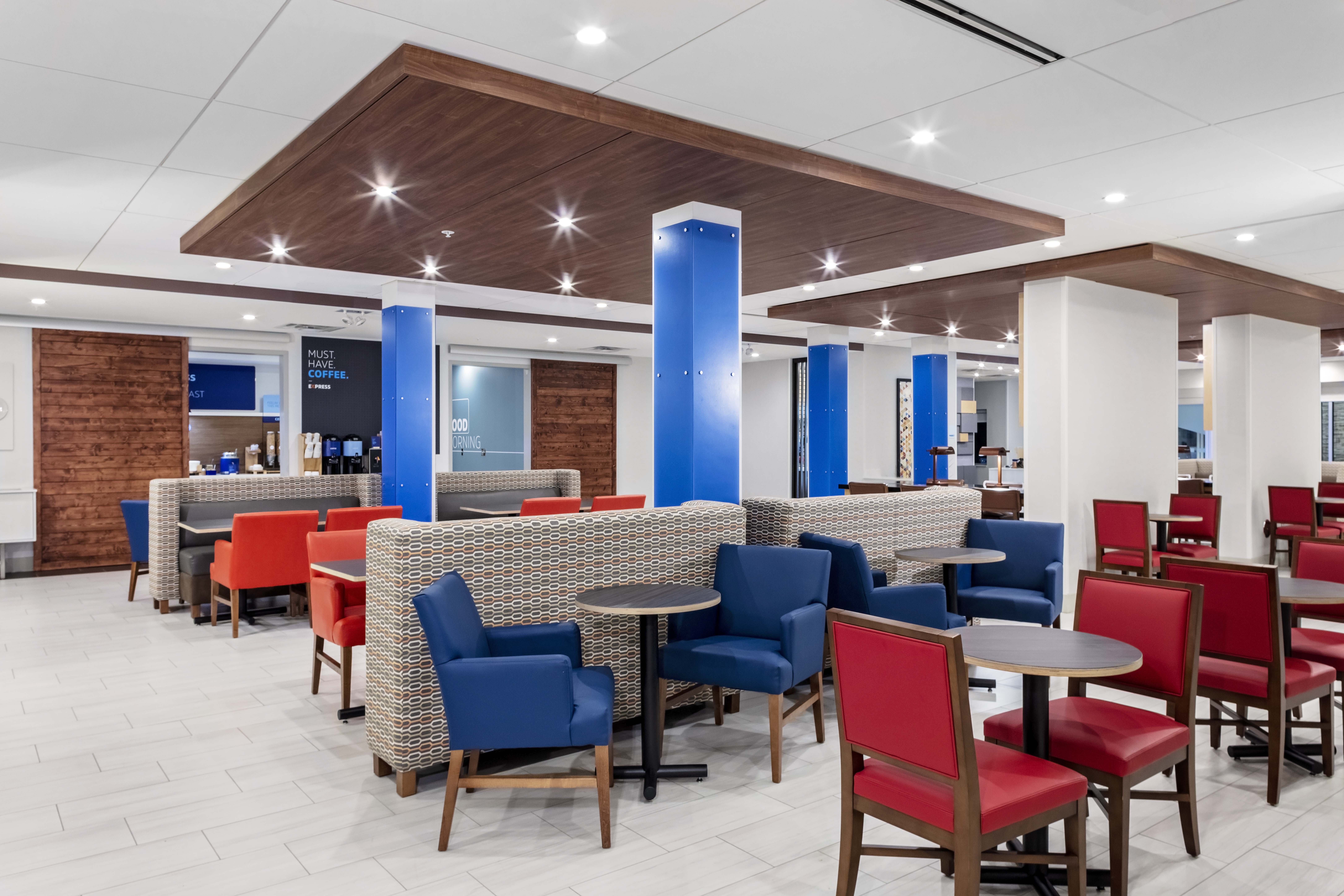Holiday Inn Express & Suites Madison 38/59