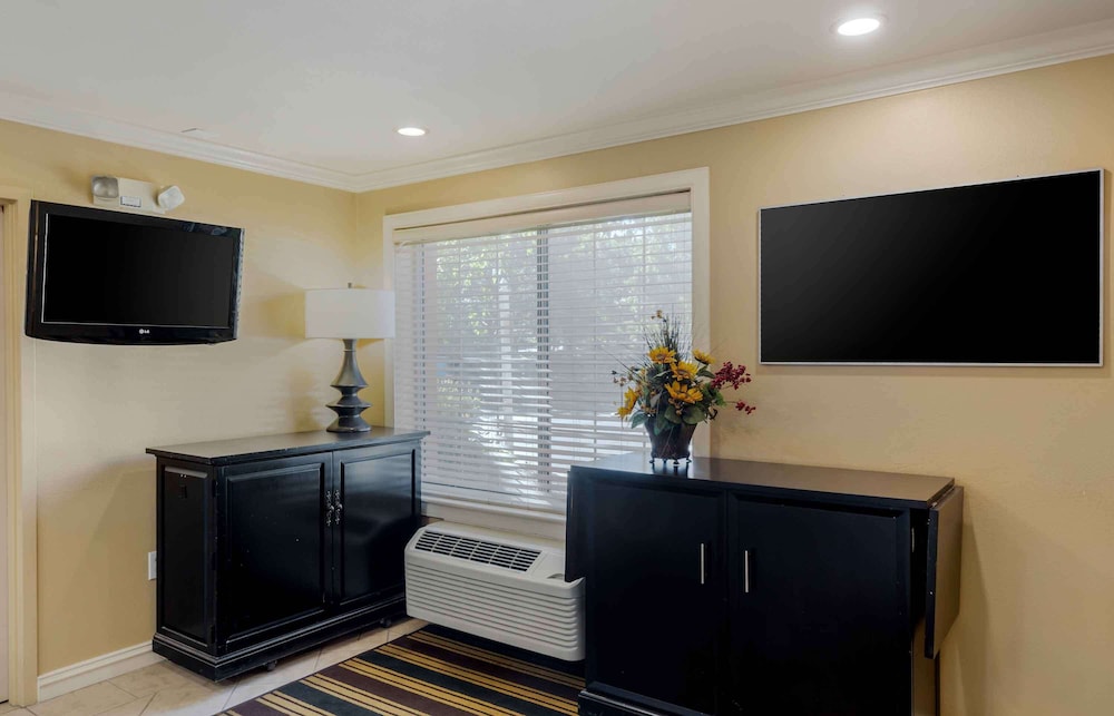 Extended Stay America - Boston - Waltham - 52 4Th Ave 12/55