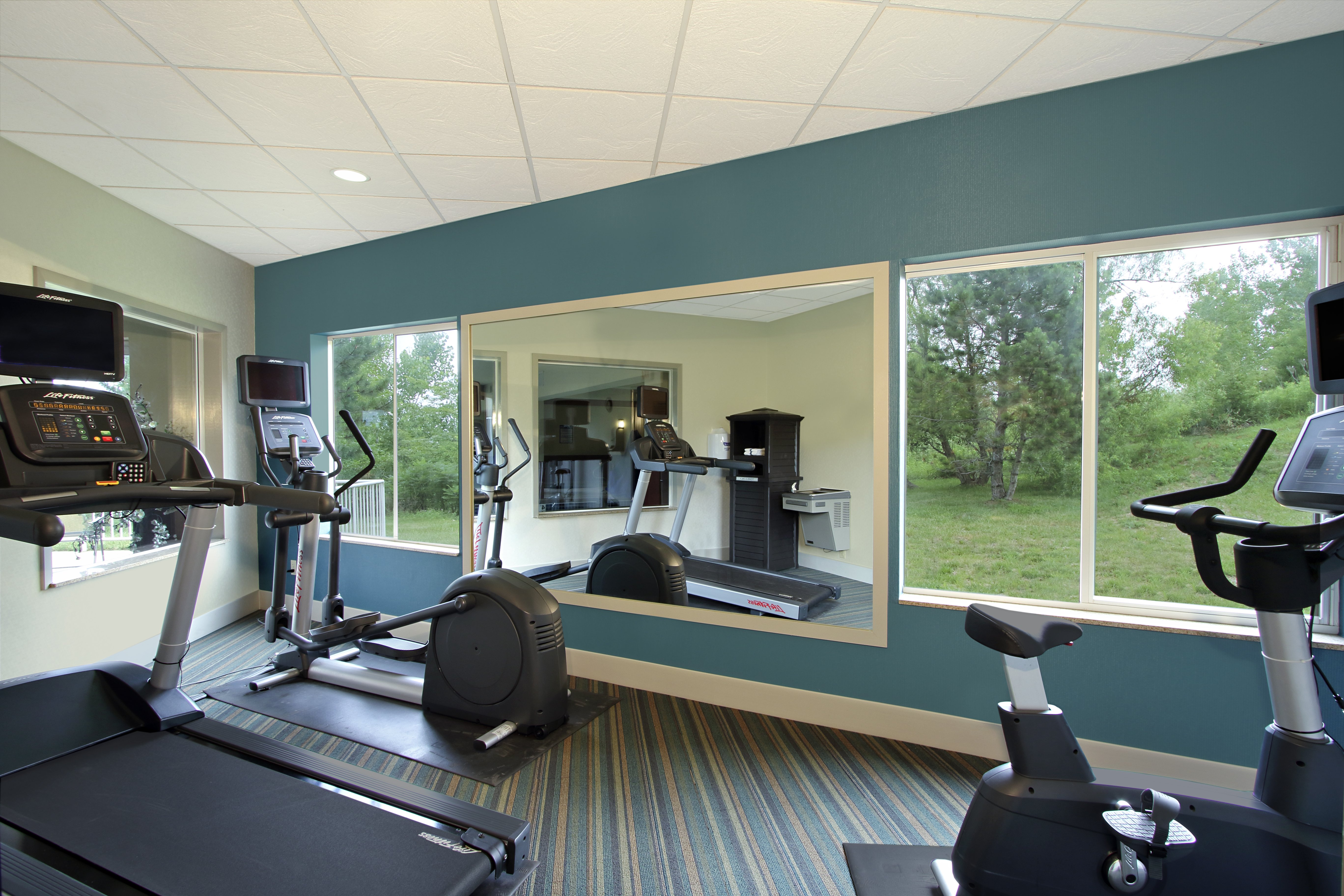 Holiday Inn Express Boonville 34/50