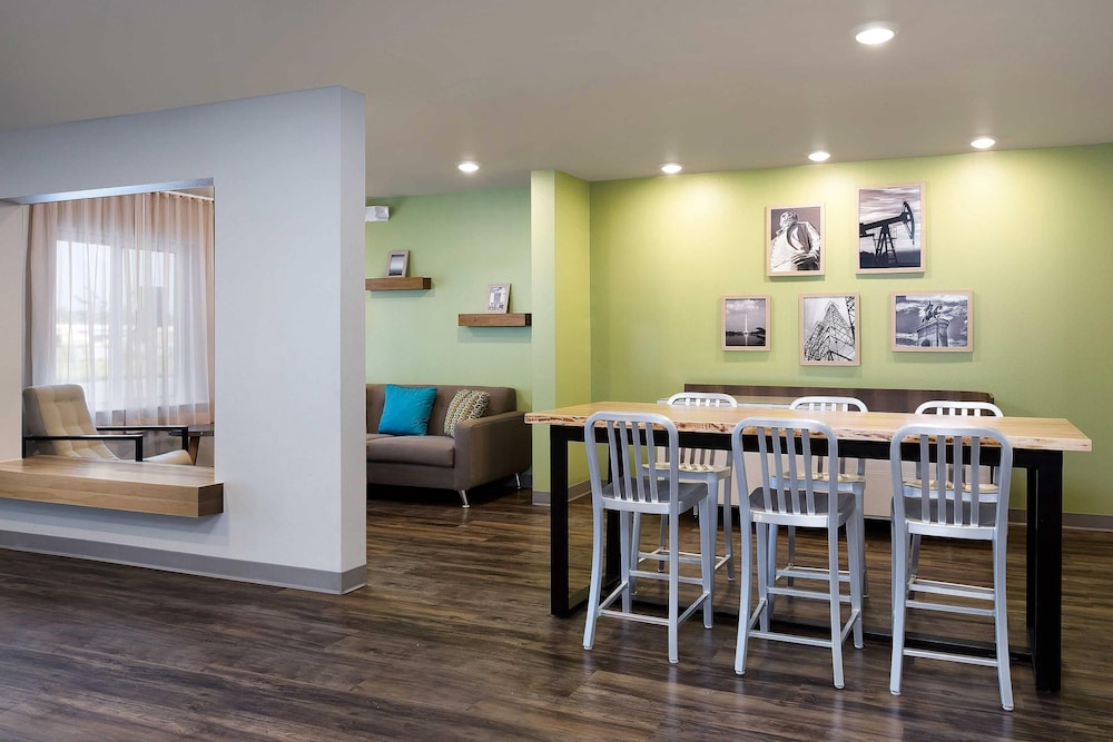 WoodSpring Suites Houston IAH Airport 40/48
