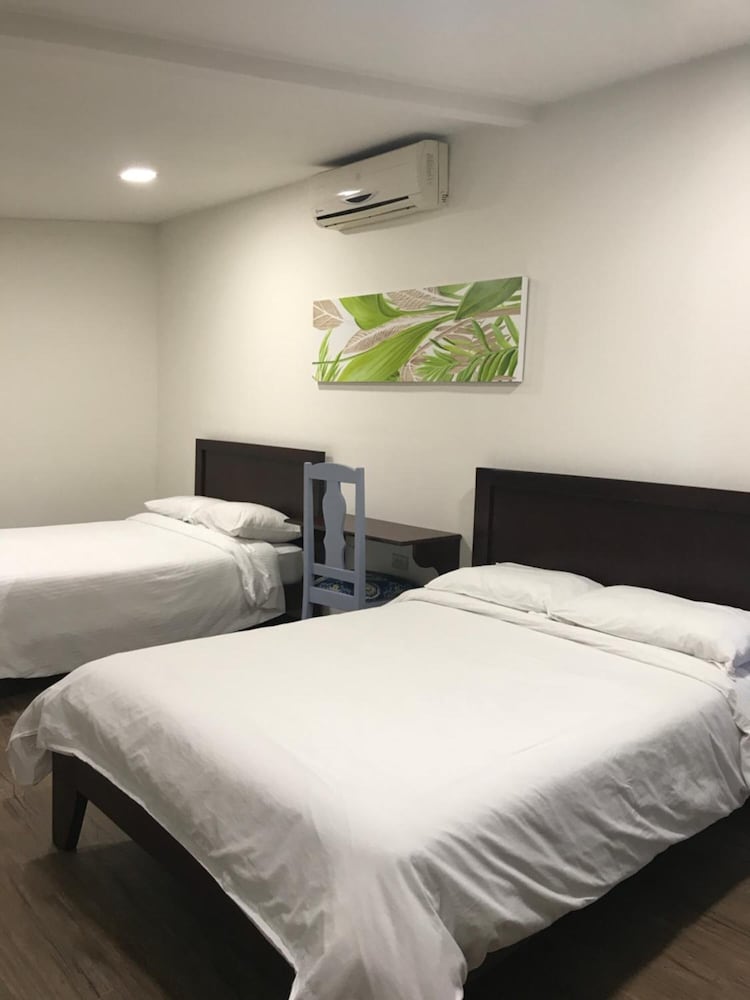 Hotel Plaza 6/42