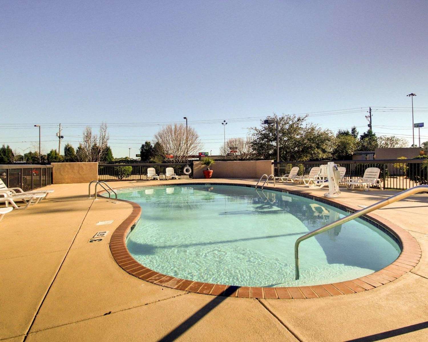Comfort Inn & Suites Moss Point Pascagoula 22/40
