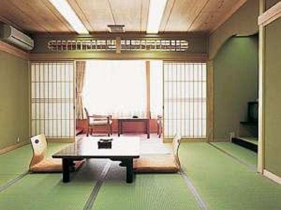 Mitsuwa Ryokan 13/14