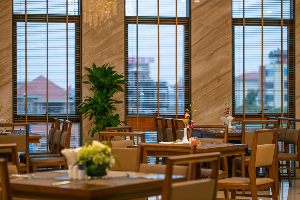 Ha Long Marina Hotel 26/32