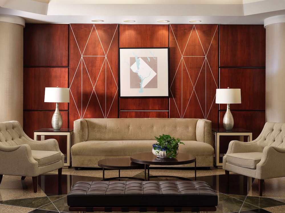 Hilton Arlington, VA 30/66