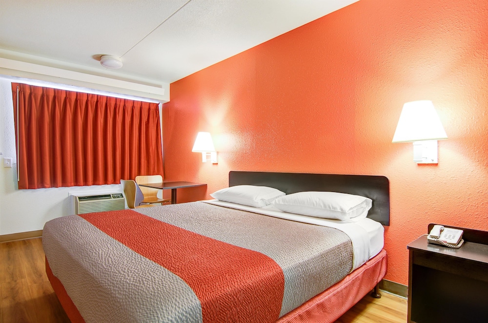 Motel6 Springfield, MO - North 19/56