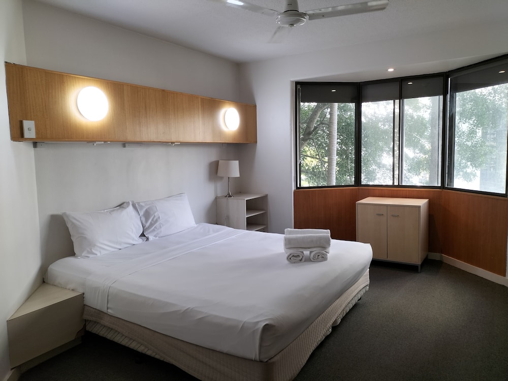 3 BEDROOMS, APARTMENT