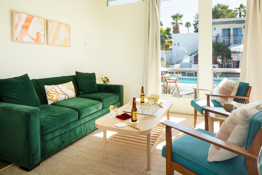 The Wesley Palm Springs 52/75