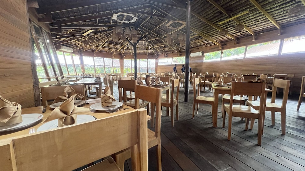 restaurant cafeteria