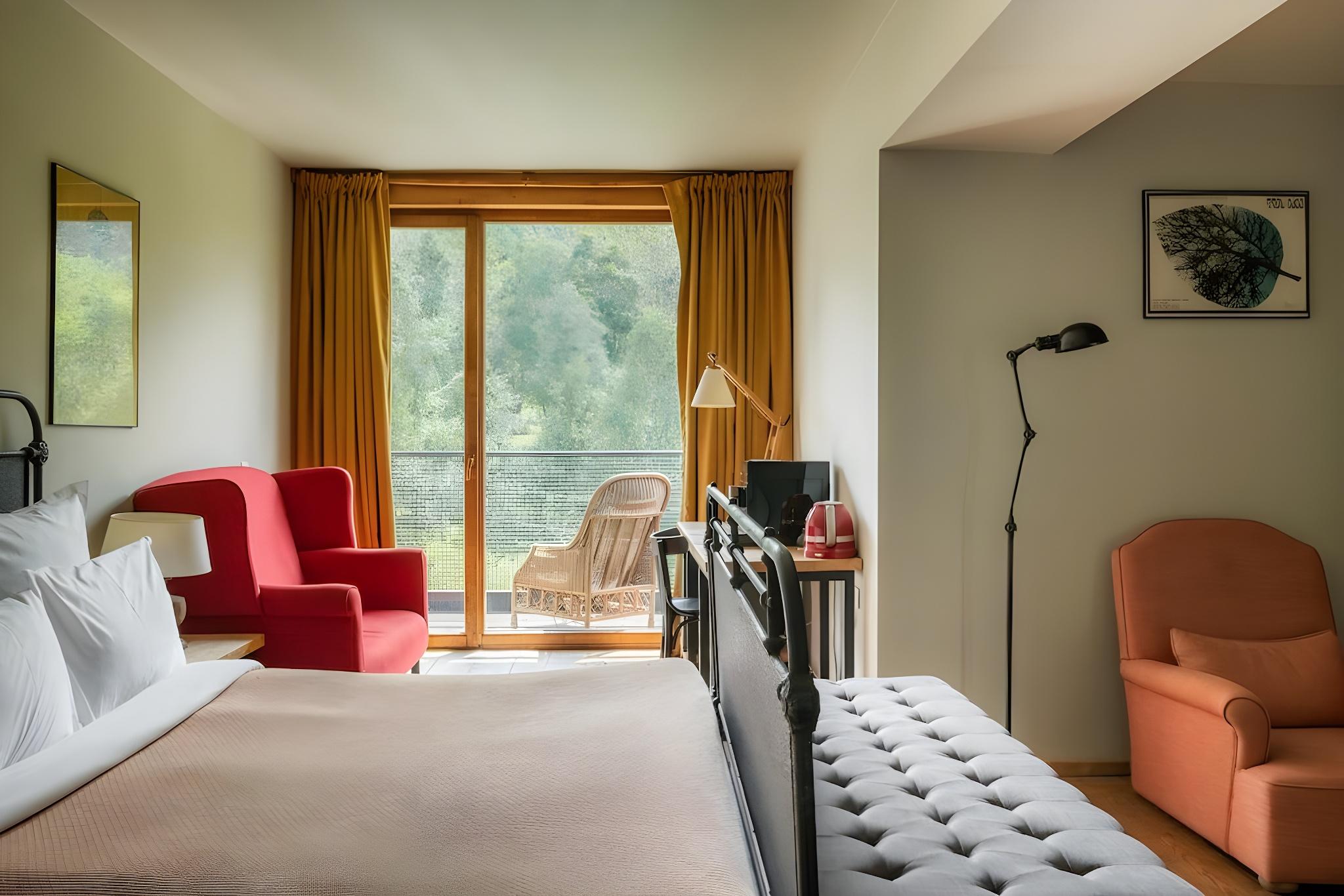 Executive, Forest View
