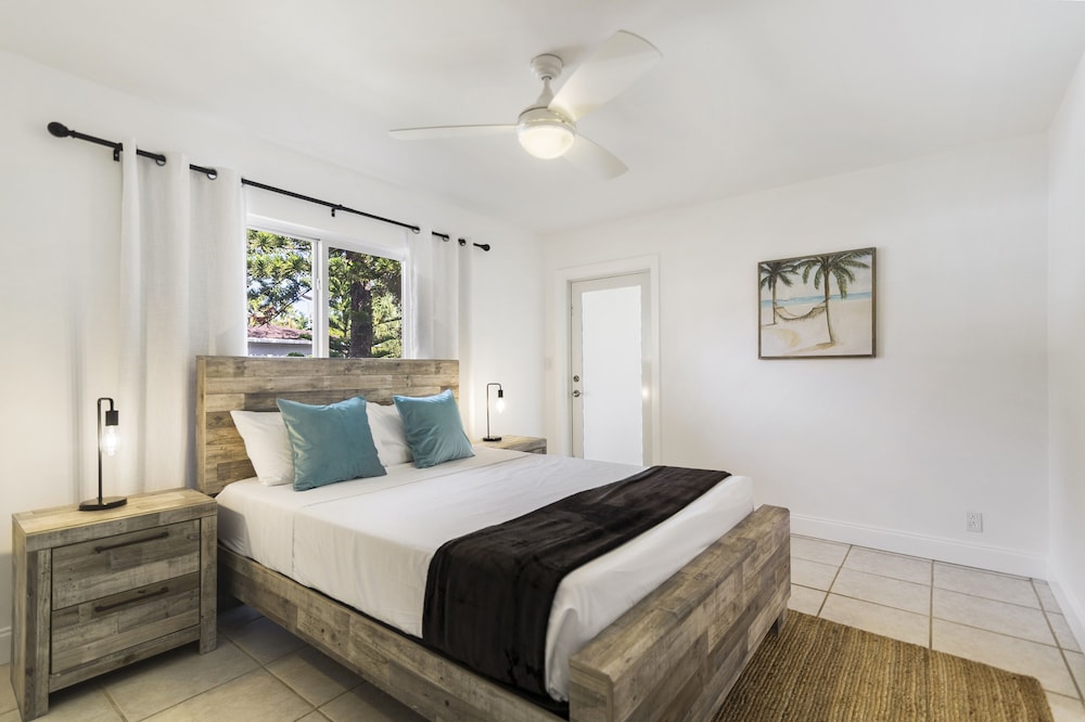 2 BEDROOMS, CONDO, PREMIUM, 2 BATHROOMS