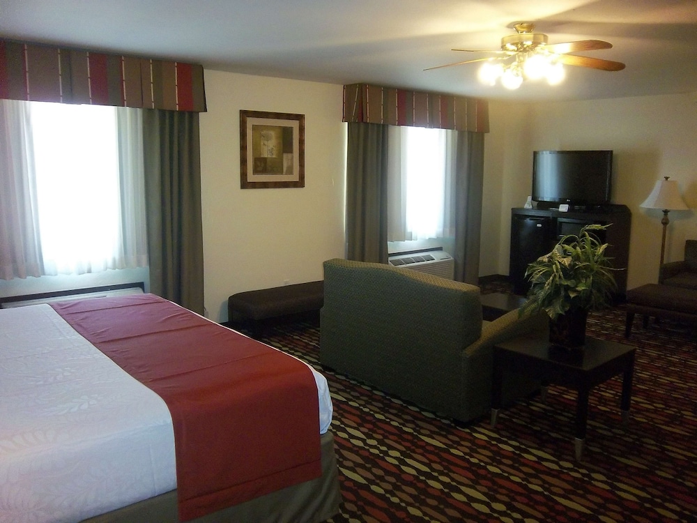 Best Western Greentree Inn & Suites 8/27