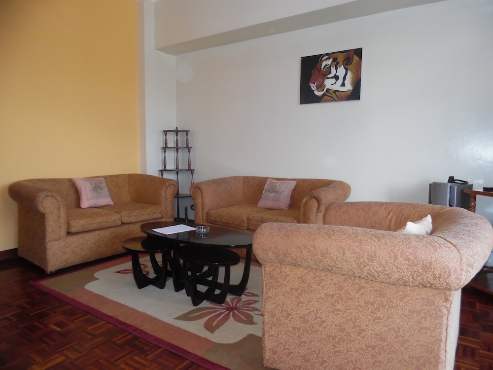 Samra Court 19/40