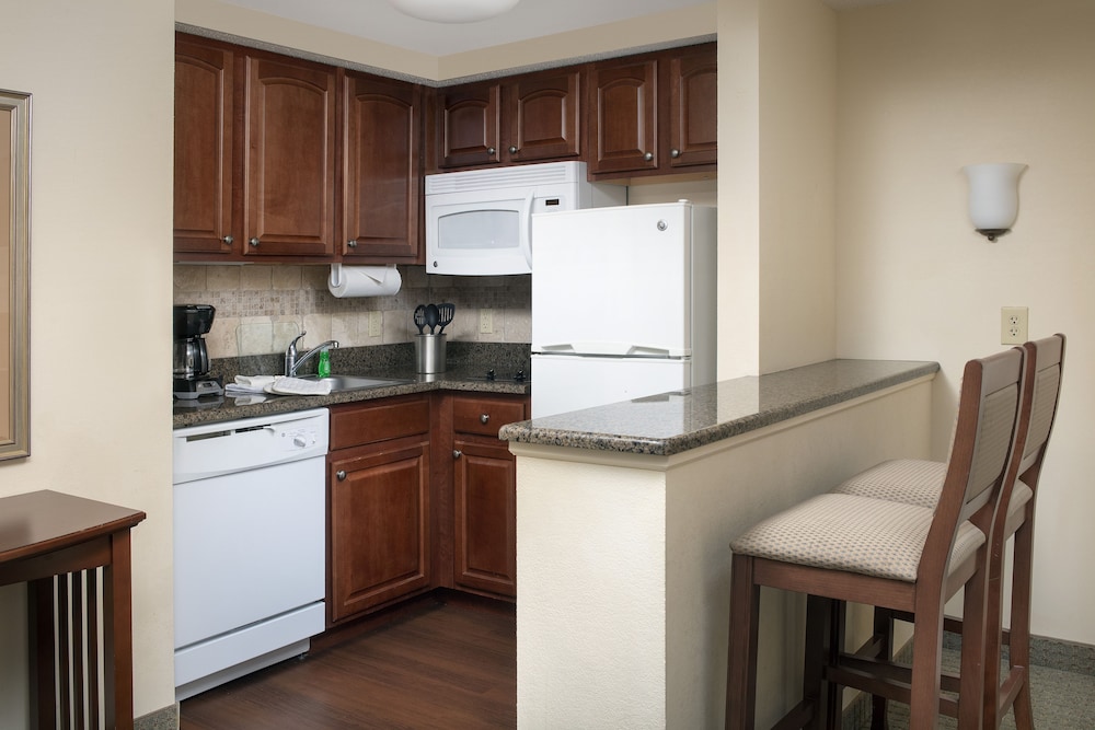 Staybridge Suites North Brunswick 29/41