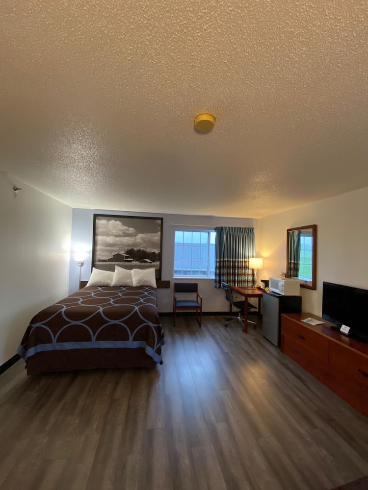 Super 8 by Wyndham Ida Grove 21/40