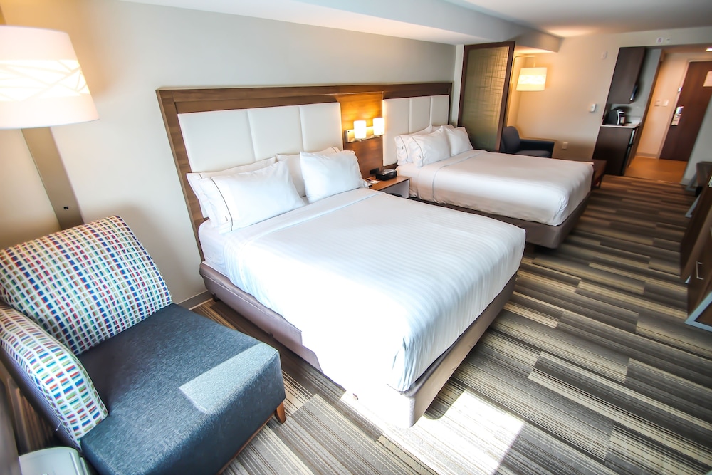 SUITE, 2 QUEEN BEDS, ACCESSIBLE