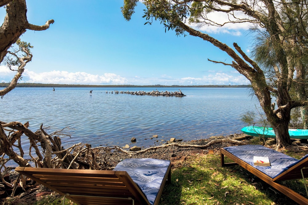 EUMARELLA SHORES NOOSA LAKE RETREAT 62/65