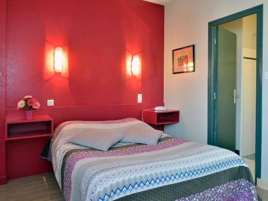 LOGIS AUBERGE DES VIEUX CHENES 7/25