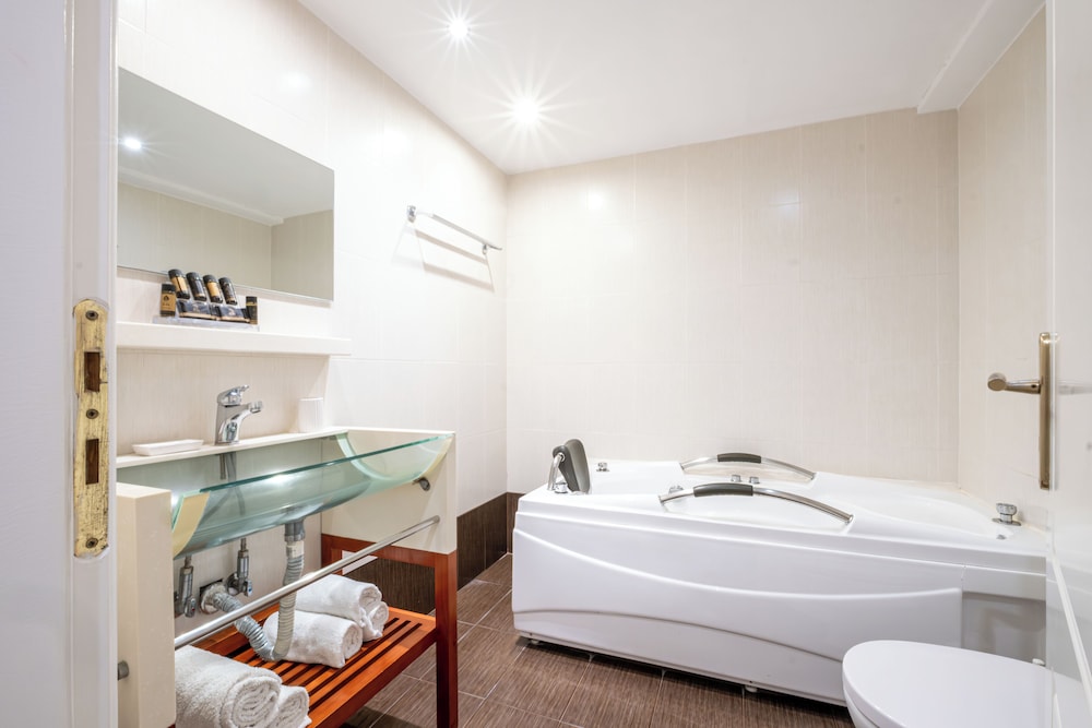 Samos City Hotel 38/69