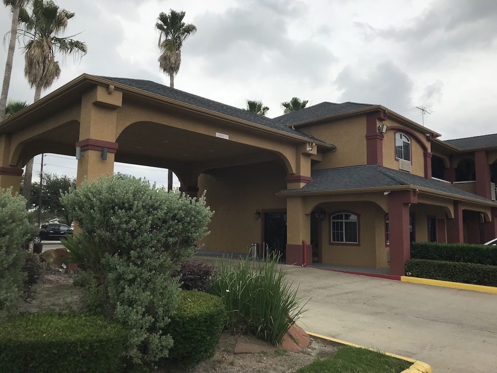 camelot inn and suites veterans memorial nw houston